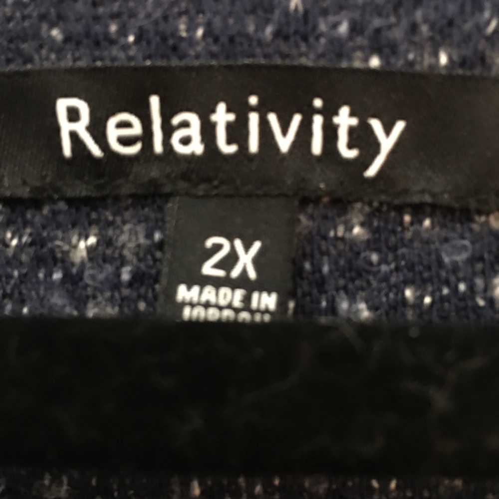 Relativity Textured Sweater - Picture 3 of 5